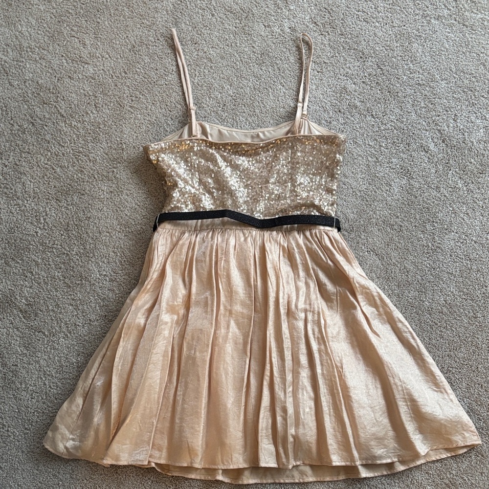 Forever 21 Elegant Sequin Dress in Gold - Picture 2 of 2